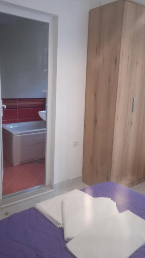 Apartments Jovana Petrovac Buitenkant foto