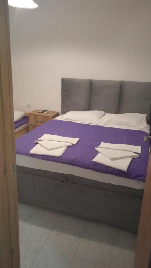 Apartments Jovana Petrovac Buitenkant foto