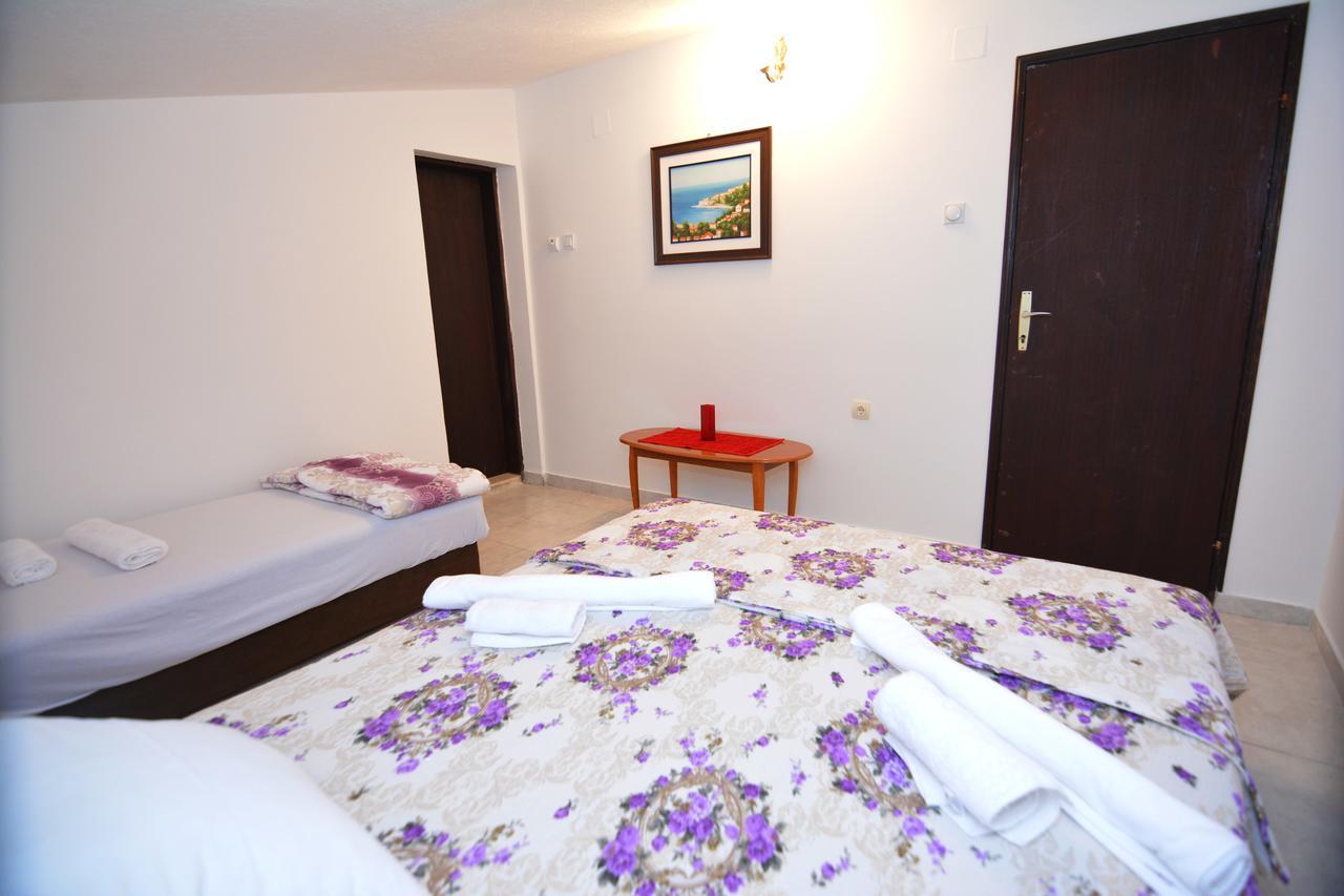 Apartments Jovana Petrovac Buitenkant foto