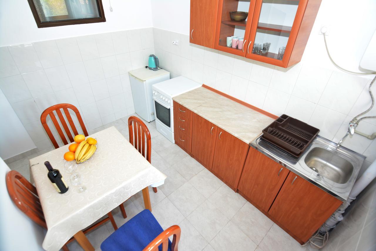 Apartments Jovana Petrovac Buitenkant foto