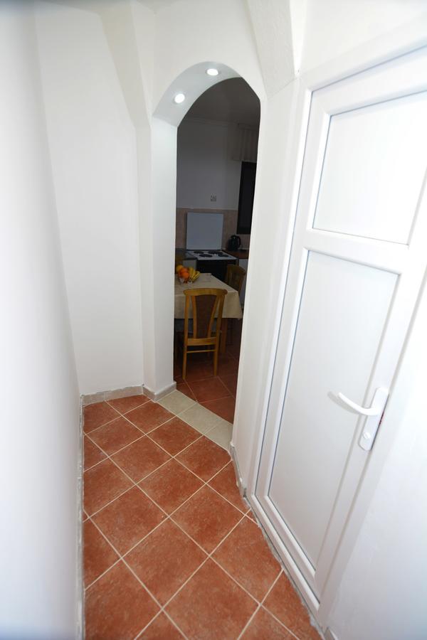 Apartments Jovana Petrovac Buitenkant foto