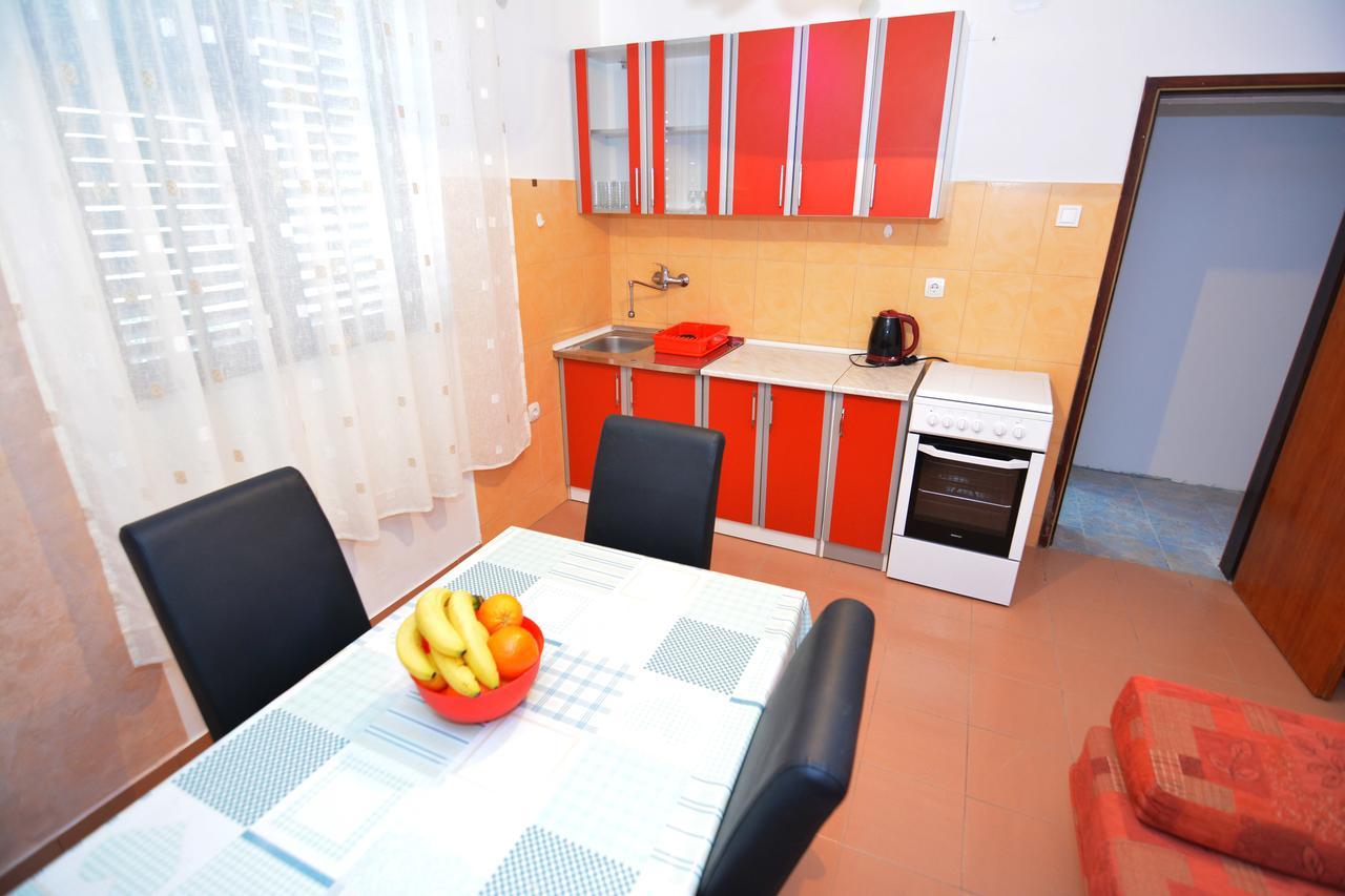 Apartments Jovana Petrovac Buitenkant foto