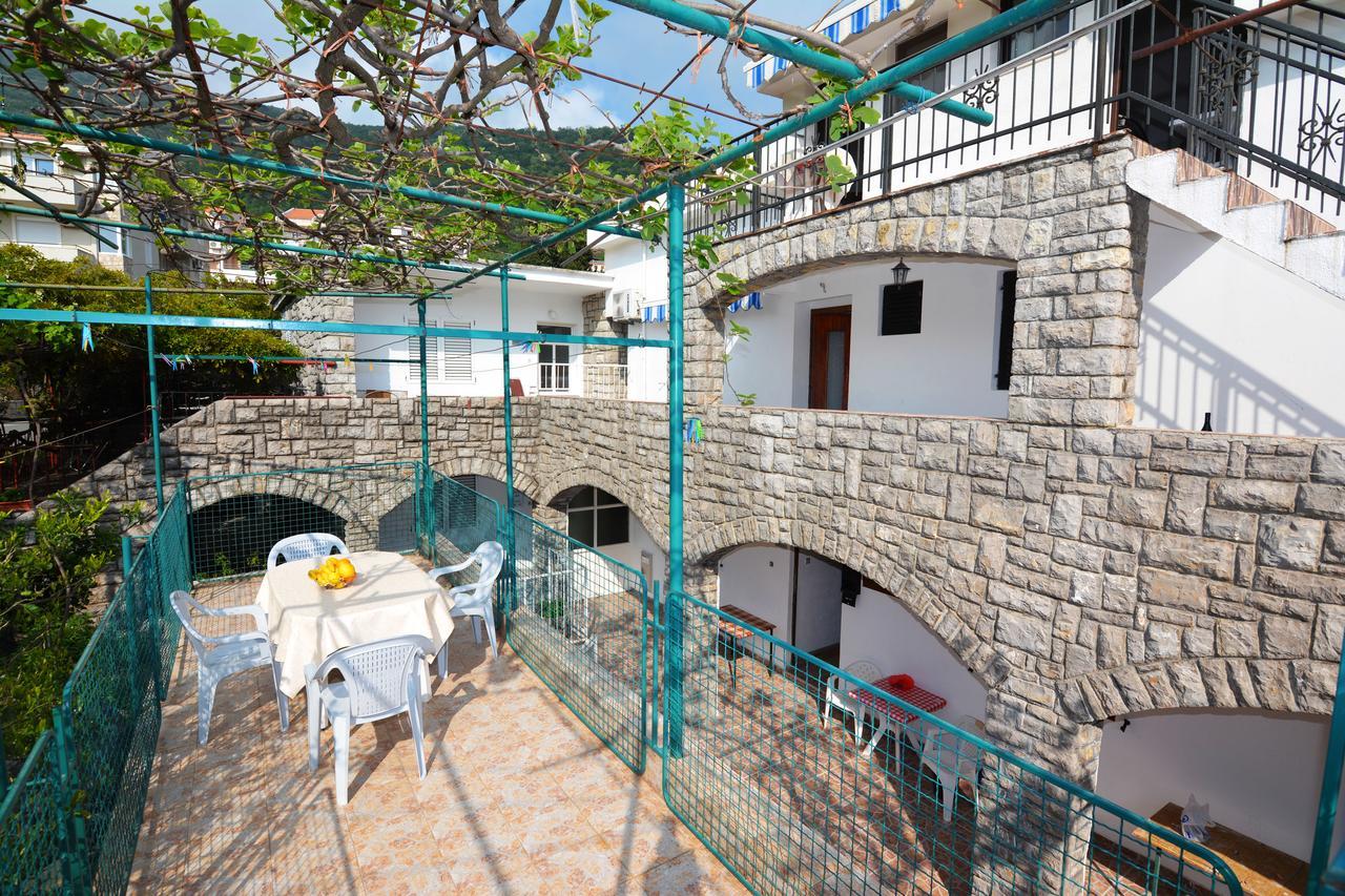 Apartments Jovana Petrovac Buitenkant foto